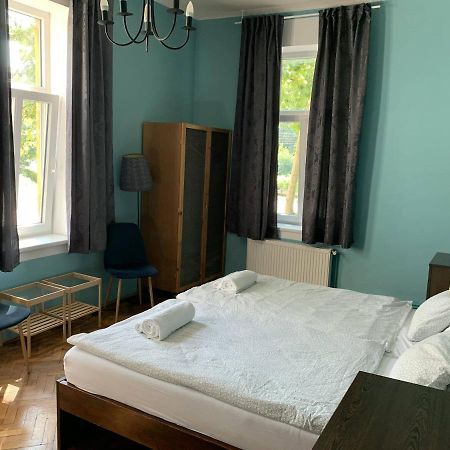 Vila Veselova, Ljubljana City Center Hostel Bagian luar foto