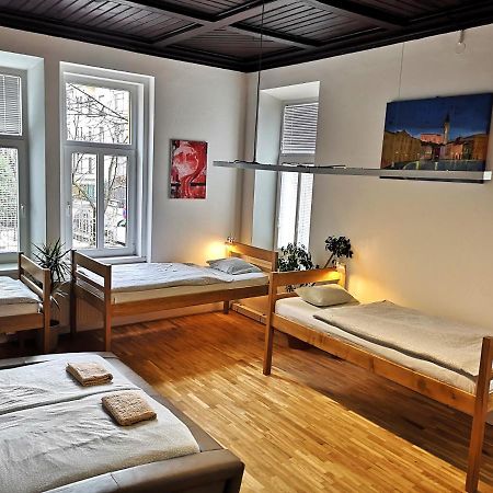 Vila Veselova, Ljubljana City Center Hostel Bagian luar foto
