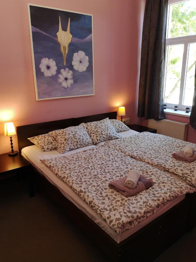 Vila Veselova, Ljubljana City Center Hostel Bagian luar foto