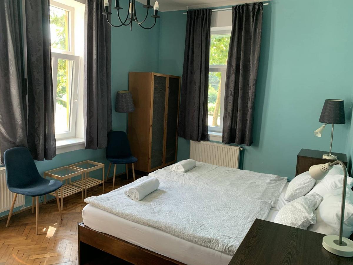 Vila Veselova, Ljubljana City Center Hostel Bagian luar foto