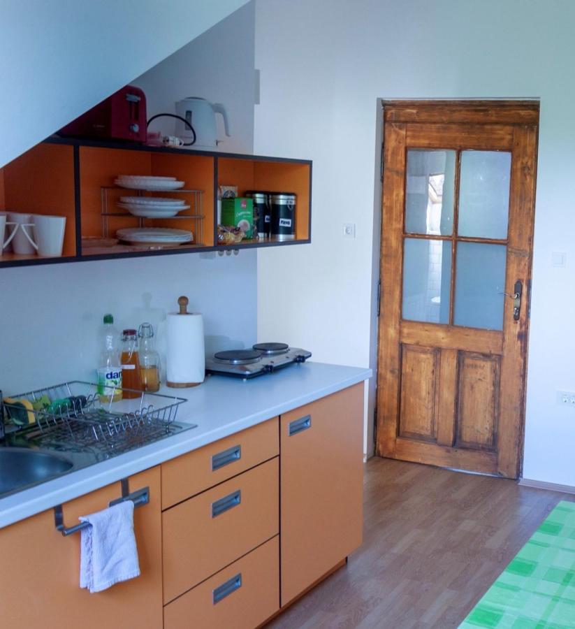 Vila Veselova, Ljubljana City Center Hostel Bagian luar foto
