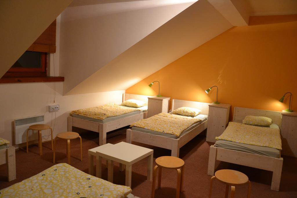 Vila Veselova, Ljubljana City Center Hostel Bagian luar foto